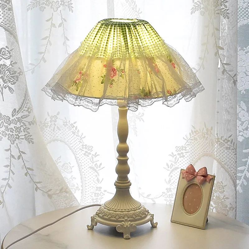 Solar Lamp - مصباح طاولة ريفي فرنسي، مصباح سرير